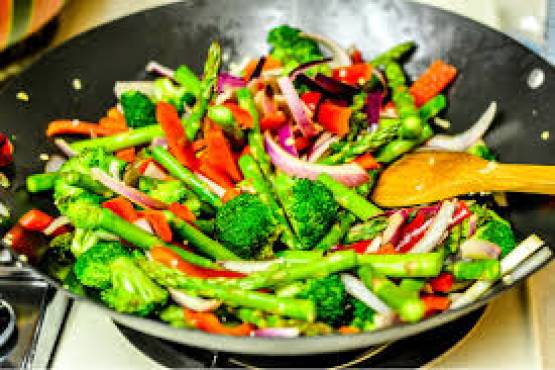 Vegetais Salteados no Wok com Arroz De Alho