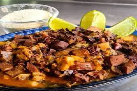 Sarapatel (servido com Pão)