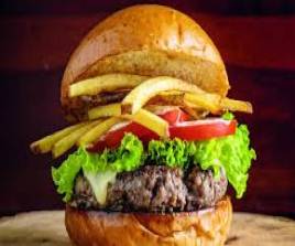  Hamburguer completo com batata frita